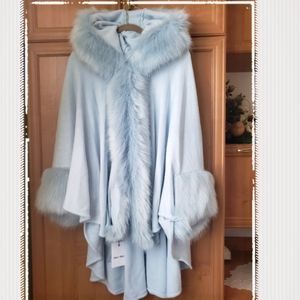 NWT Hooded Cape- faux fur trimmed